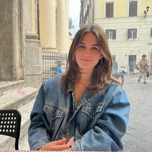 Meet your Posher, Caroline